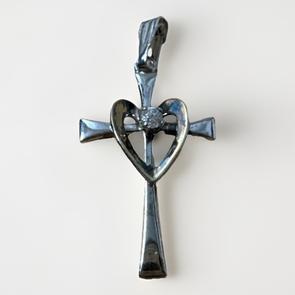 Vintage Cross Pendant Sterling Silver Heart White‎ CZ 925 .8g 1 Inch Dainty